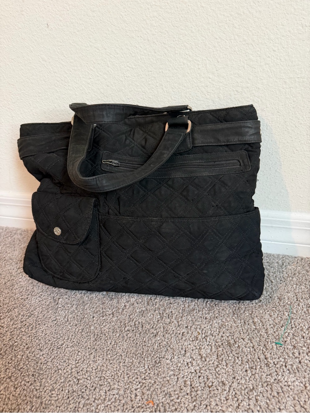 Black Quilted Tote Bag with Exterior Pockets - Unbranded